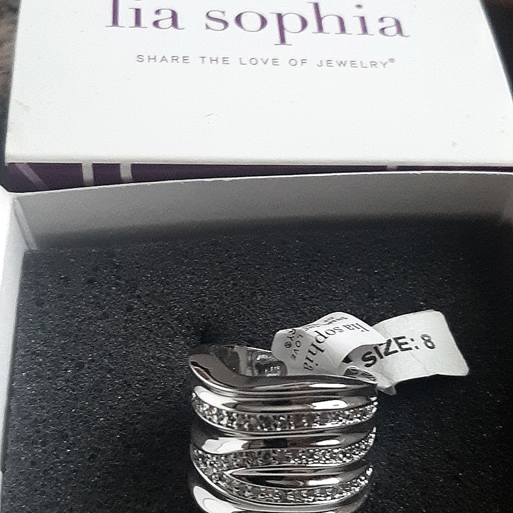 Lia Sophia size 8 brand new ring.